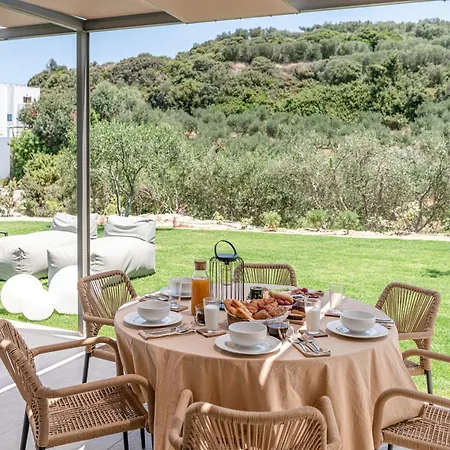 Seaview With Pool In Nature Next To Βίλα