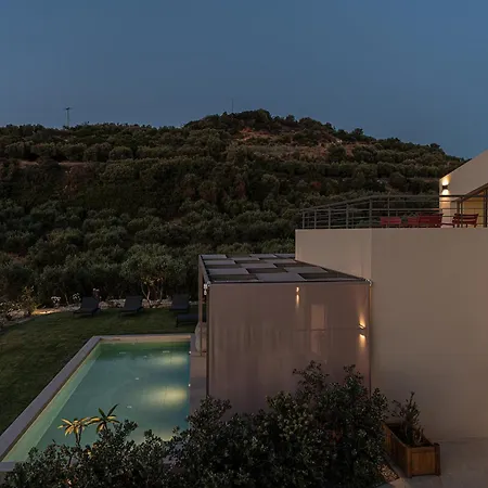 Seaview With Pool In Nature Next To *