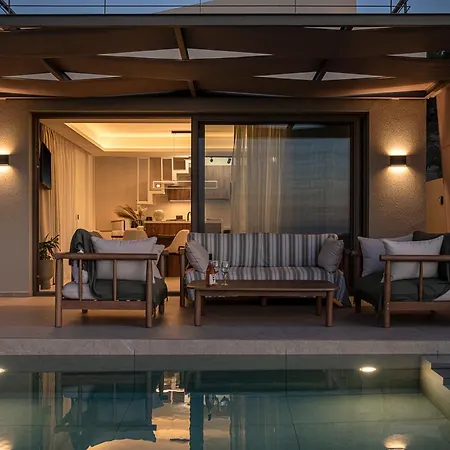 Seaview With Pool In Nature Next To * Platanés